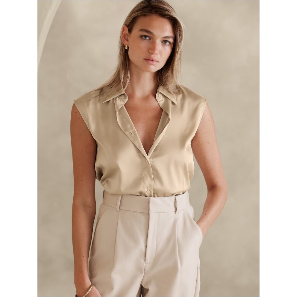 NWT Banana Republic Factory Collared Blouse in Oyster Pearl